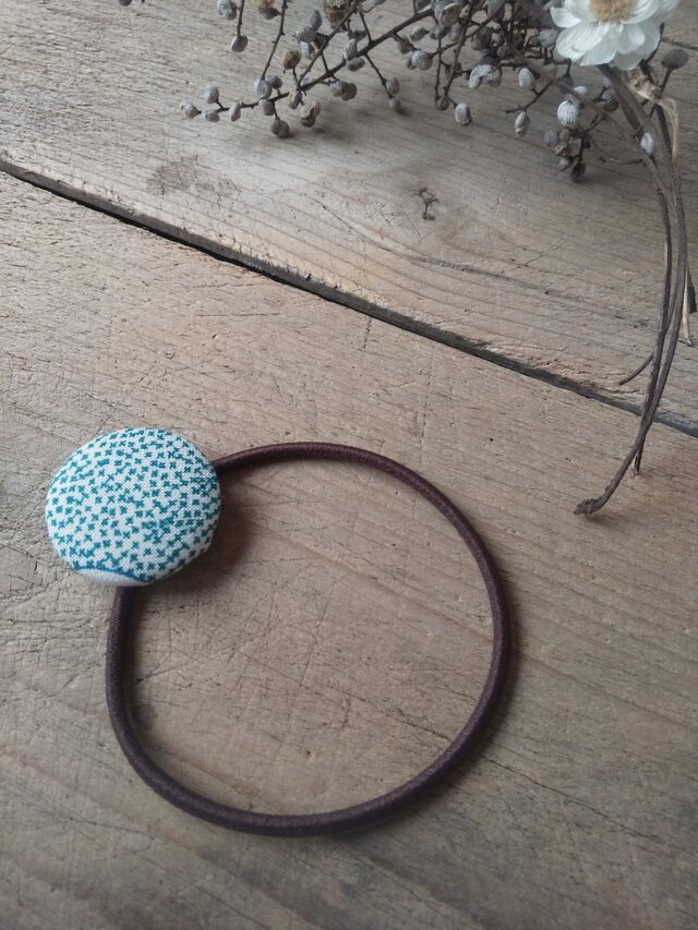 くるみボタンヘアゴム