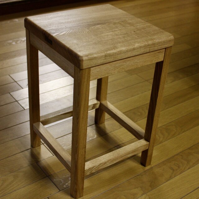 タモのスツール