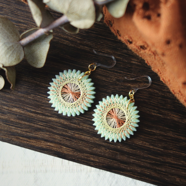 実りの準備｜ニュアンスカラーの絹糸イヤリング・秋色・和装にも・軽量・ギフト