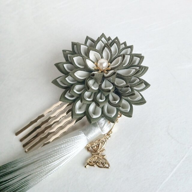 つまみ細工の花と蝶の髪飾り タッセル付き グリーン 《浴衣、七五三