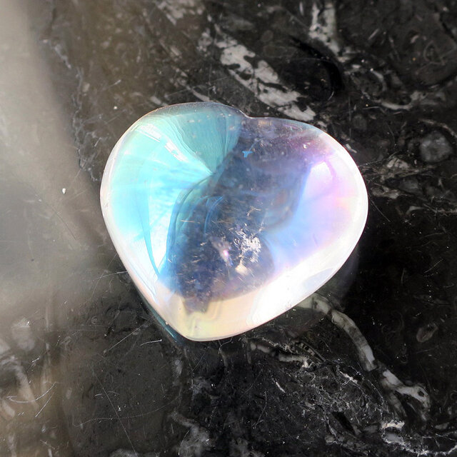 エンジェルオーラ（レインボーオーラ）ハート 27mm 天然石置物