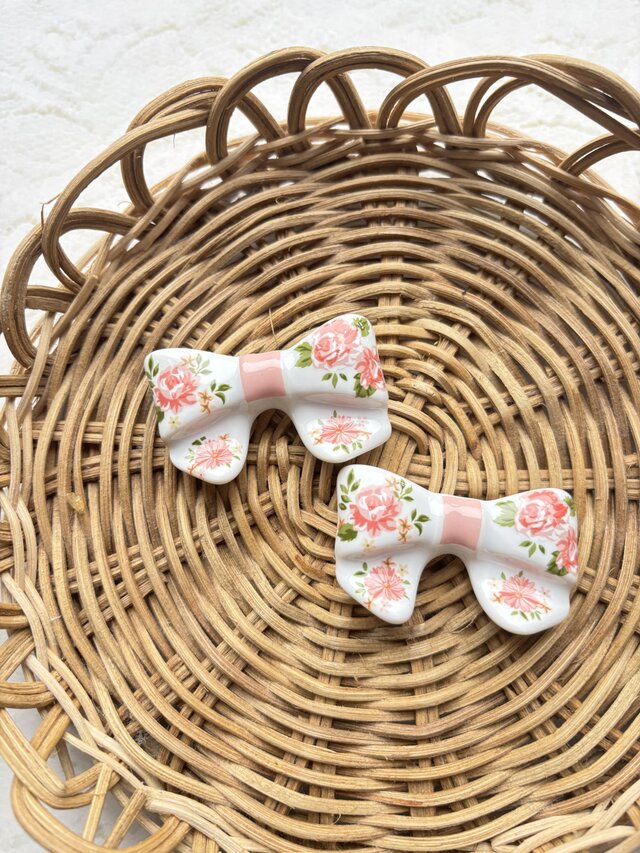 ローズ　バラ　リボン箸置き　2個