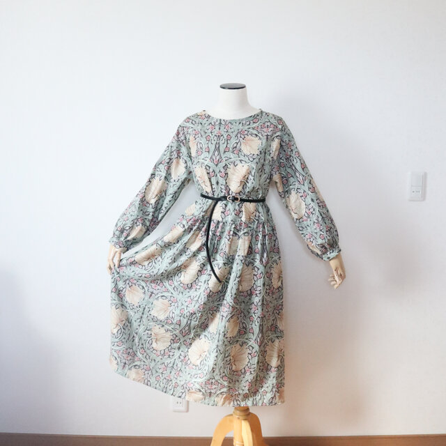ウィリアム・モリス ピンパネルのギャザーワンピース | iichi 日々の