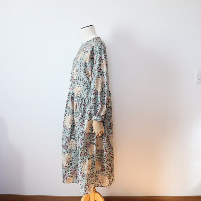 ウィリアム・モリス ピンパネルのギャザーワンピース | iichi 日々の