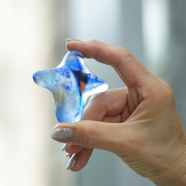 パート・ド・ヴェールガラスのお守り　AME blue M001