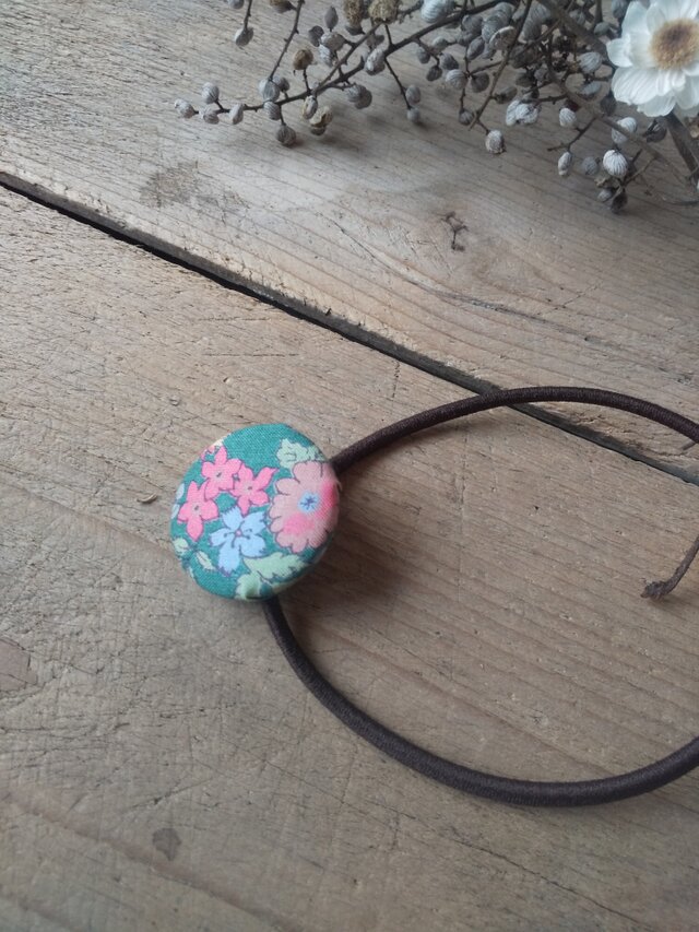 くるみボタンヘアゴム