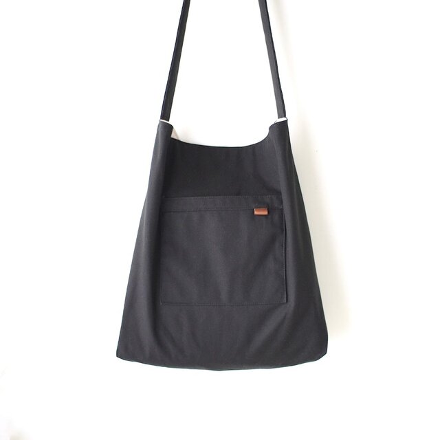 黒の11号帆布ワンショルダーバッグ｜ユニセックス・通勤通学・大容量