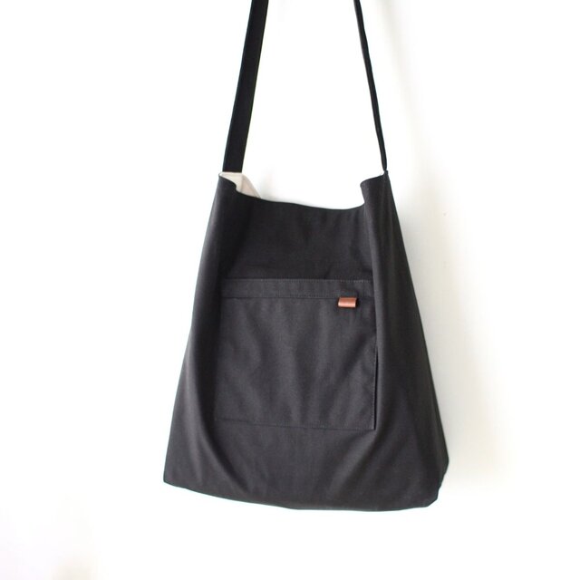 黒の11号帆布ワンショルダーバッグ｜ユニセックス・通勤通学・大容量