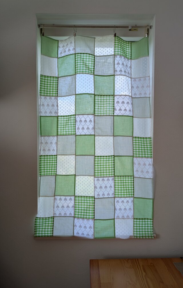 ❤️ライトグリーン＆レース❤️緑のインテリア❤️レトロ調♥️ランダムパッチワークカーテン★60✕100
