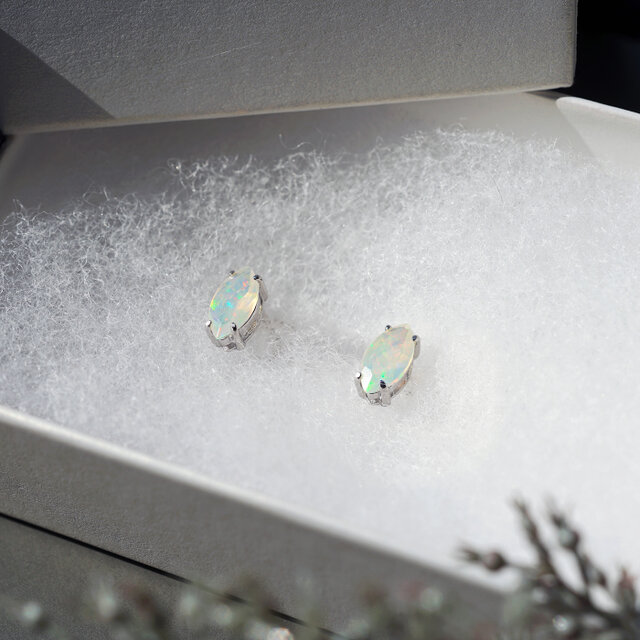 マーキスカットオパールのスタッドピアスSilver925 ～風花（かざはな