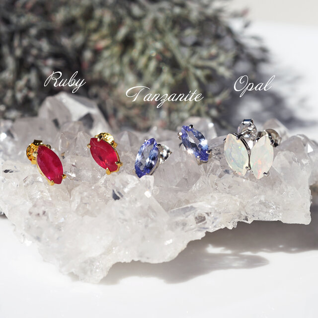 マーキスカットオパールのスタッドピアスSilver925 ～風花（かざはな