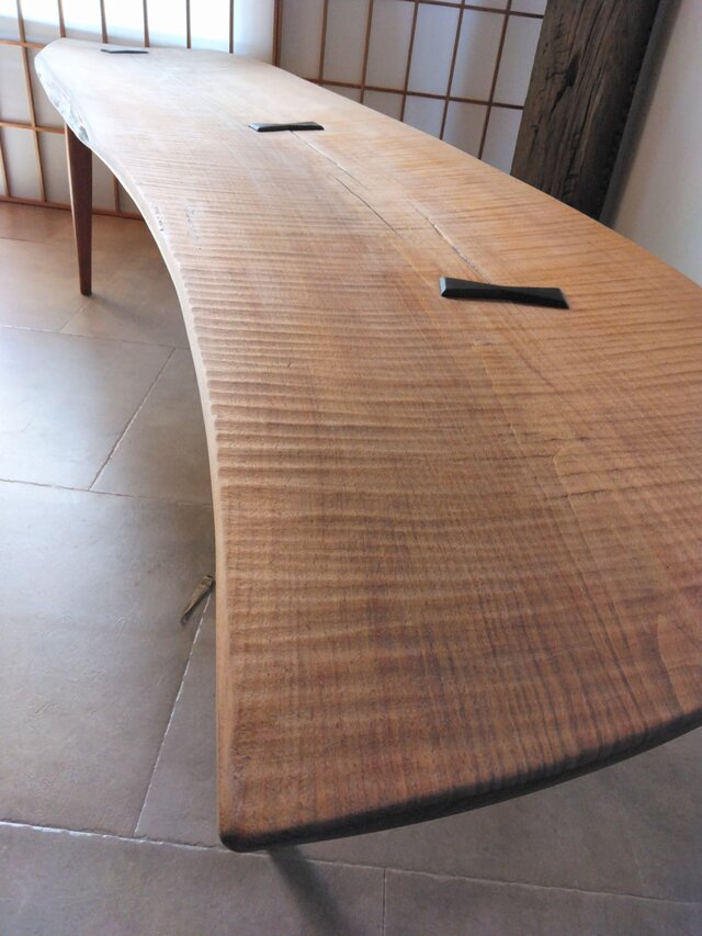 樫・自然木のベンチ 一枚板 | iichi 日々の暮らしを心地よくする