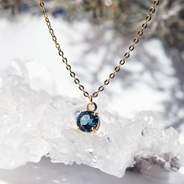 ロンドンブルートパーズの爪留めネックレス☆サージカル