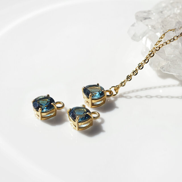 ロンドンブルートパーズの爪留めネックレス☆サージカルステンレス50cm