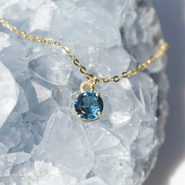 ロンドンブルートパーズの爪留めネックレス☆サージカル