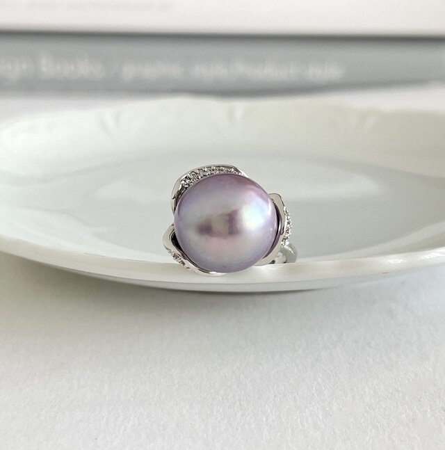 ラベンダーパープル 大粒エジソンパールのフラワーリング 12.7mm