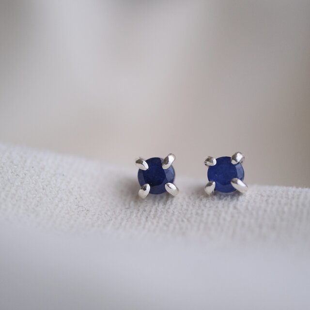 9月誕生石ピアス sapphire