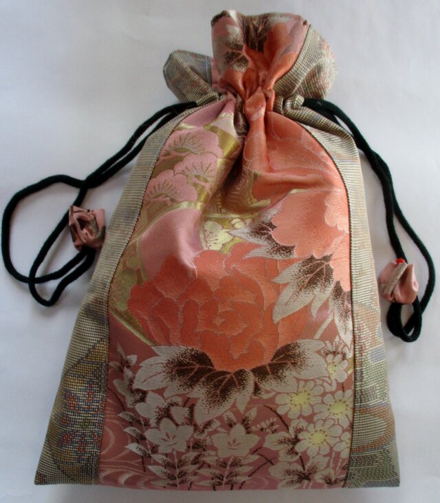 ９４０４　花柄のお蒲団側で作った巾着袋　＃送料無料
