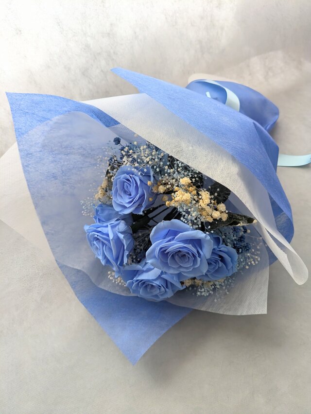 プリザーブドフラワー花束／空色の薔薇7本とかすみ草の特別なあなたに