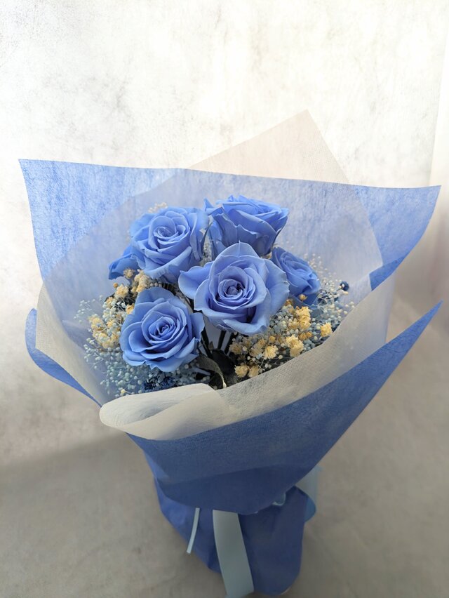 プリザーブドフラワー花束／空色の薔薇7本とかすみ草の特別なあなたに
