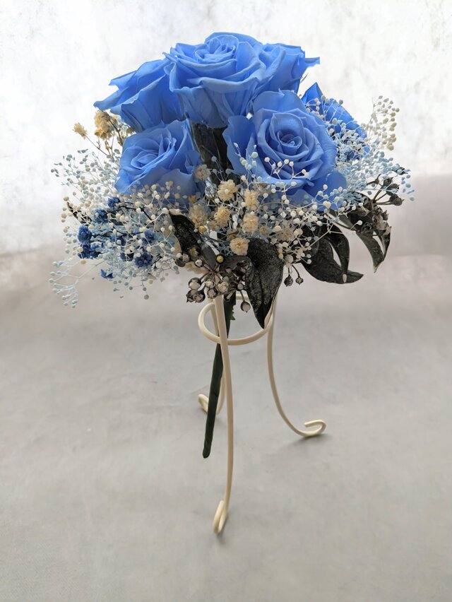 プリザーブドフラワー花束／空色の薔薇7本とかすみ草の特別なあなたに