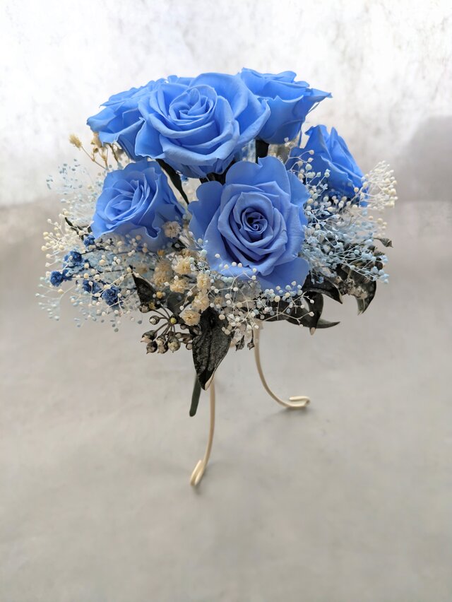プリザーブドフラワー花束／空色の薔薇7本とかすみ草の特別なあなたに