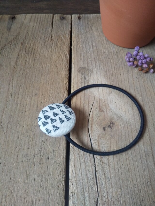 くるみボタンヘアゴム