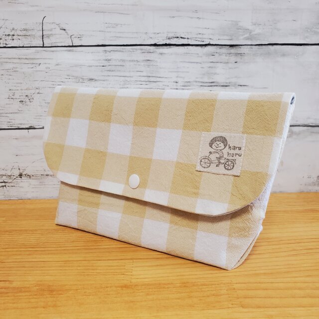 フラップポーチ マルチケース (ベージュ ブロックチェック)