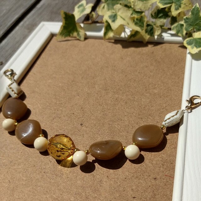 アクリルビーズの羽織紐「焼き栗」