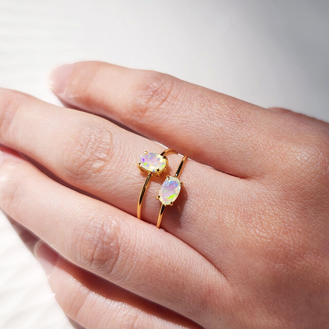 エチオピア産オパール6mmのオーバルファセット爪留めリング・縦横可