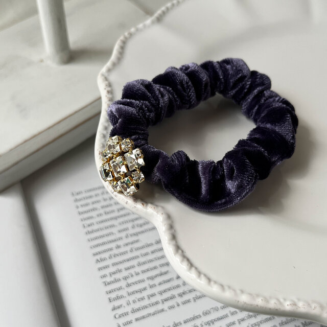 チェコ ガラス ボタン の ベロア シュシュ /  ヴァイオレット