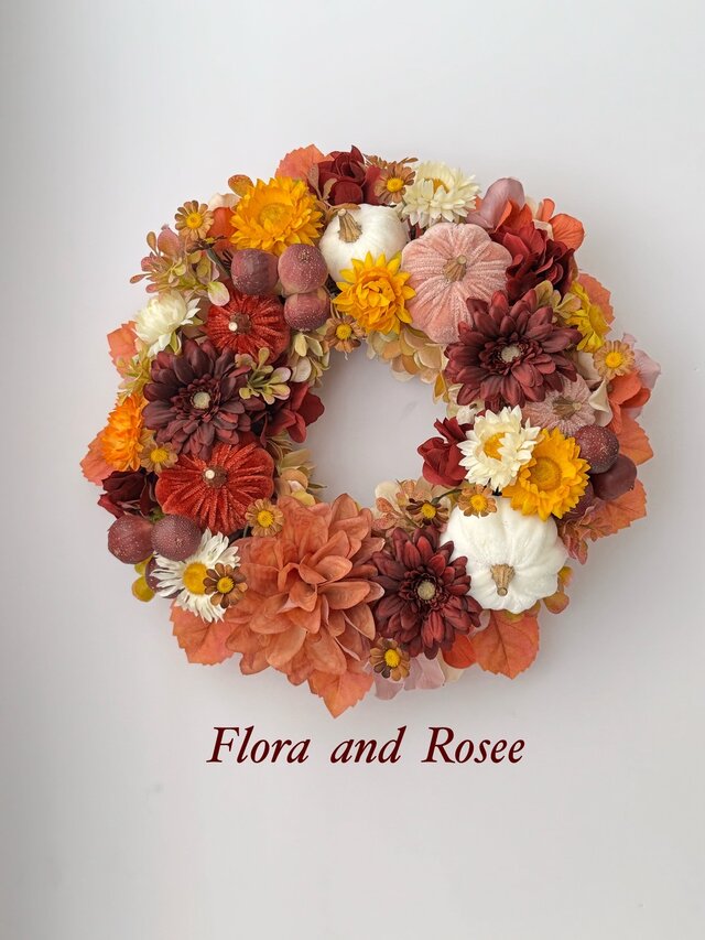 秋の華やぎ紅葉リース