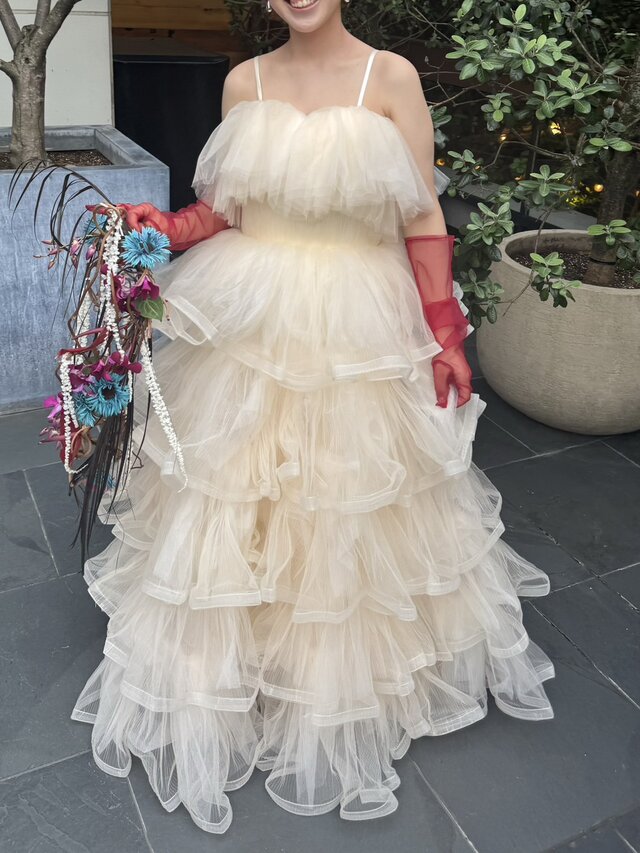 実例写真！キャミソール シャンパン色 カラードレス ラッフルフリル 可愛い ロング 編み上げ 前撮り