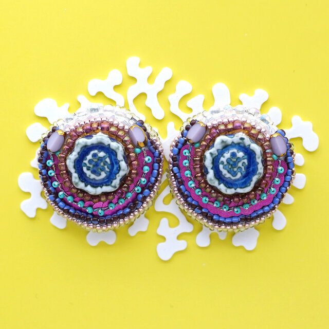 Souvenirsピアス・イヤリング1｜一点物×パープル×大ぶり×選べる金具×ビーズ刺繍×サージカルステンレス