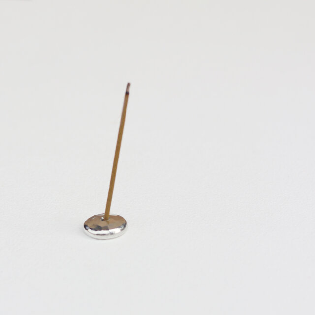 きらりとした錫のお香立て 単品 | iichi 日々の暮らしを心地よくする