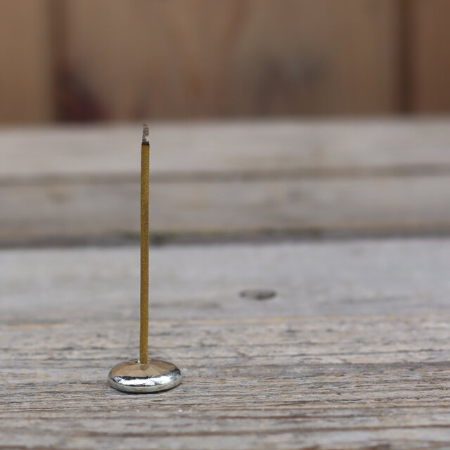 きらりとした錫のお香立て 単品 | iichi 日々の暮らしを心地よくする