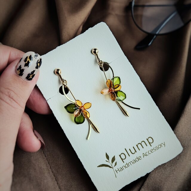 1輪の金木犀ピアス/イヤリング