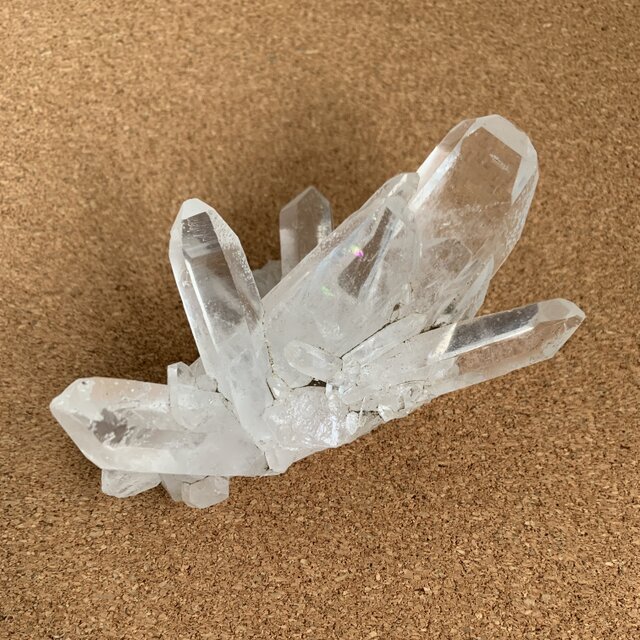 虹入り水晶クラスター