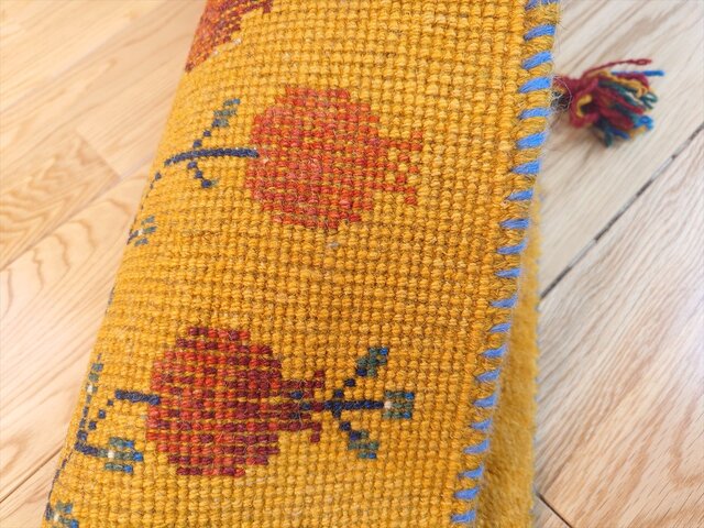 ペルシャ　ギャッベ ミニマット 43×40 黄金色　ザクロの実 ペルシャ ギャッベ ミニマット 横43x40㎝ ザクロの実 黄金色