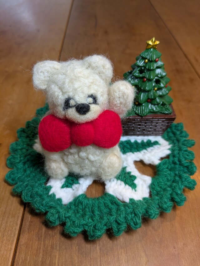 受注制作】クリスマス 真っ赤なりぼんのくまちゃん（羊毛