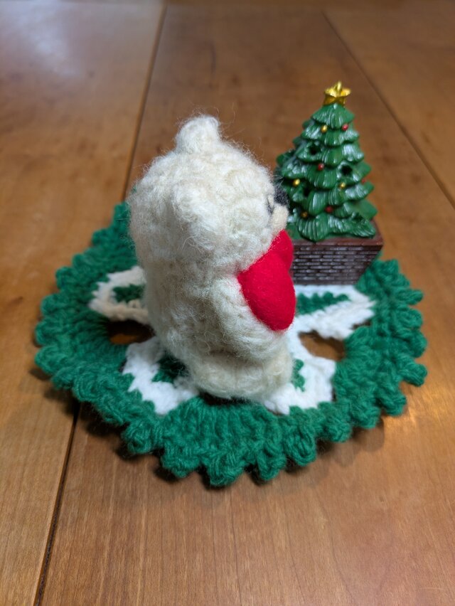 受注制作】クリスマス 真っ赤なりぼんのくまちゃん（羊毛フェルト 置物