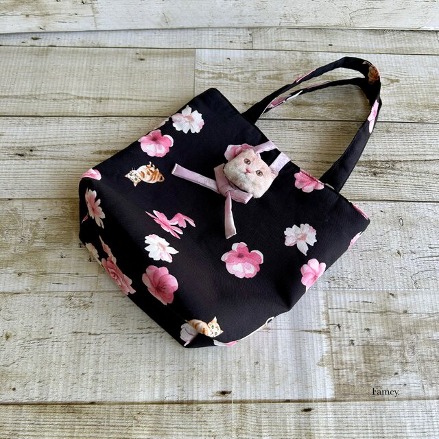 大人かわいいお花と猫ちゃんのトートバッグ コットン 猫 リボン flower