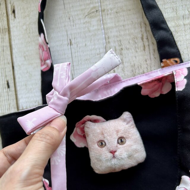 大人かわいいお花と猫ちゃんのトートバッグ コットン 猫 リボン flower