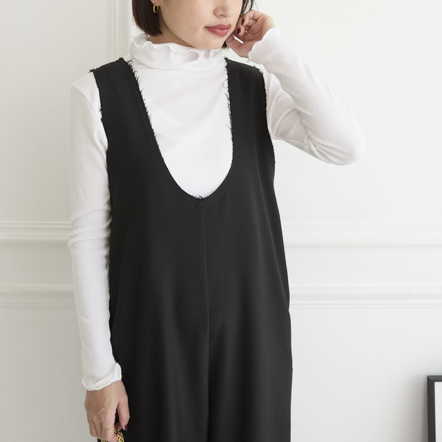 シワになりにくい 深めのUネック サロペット ブラック 0717BK | iichi