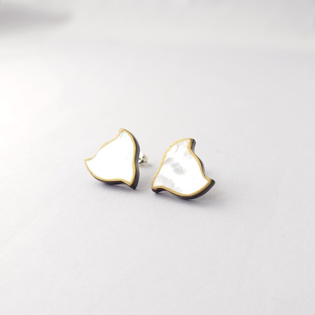 千鳥 螺鈿ピアス(sv) 白蝶貝(白) | iichi 日々の暮らしを