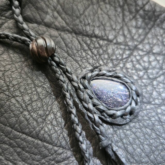 鹿革の巾着 アイオライトサンストーン 鹿革の巾着 アイオライトサンストーン | iichi 日々の暮らしを