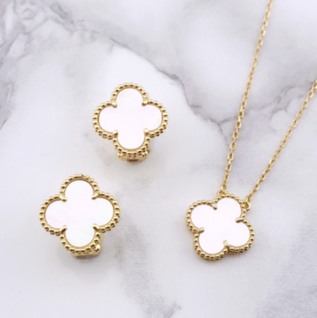 お得セット クローバー ネックレス&ピアス 15mm（マザーオブパール）【高品質！送料無料！当日発送！】