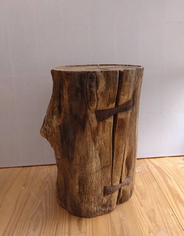 しっかり丸太椅子　　～樫の丸太スツール・サイドテーブル・ディスプレイ台