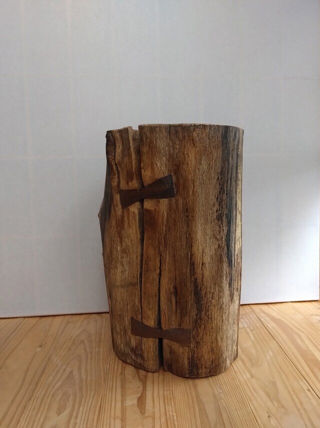 しっかり丸太椅子 ～樫の丸太スツール・サイドテーブル・ディスプレイ