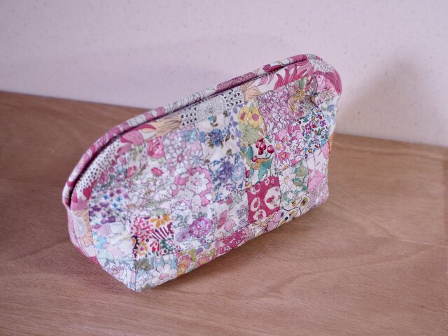 パッチワークキルト リバティ ポーチ | iichi 日々の暮らしを心地よく